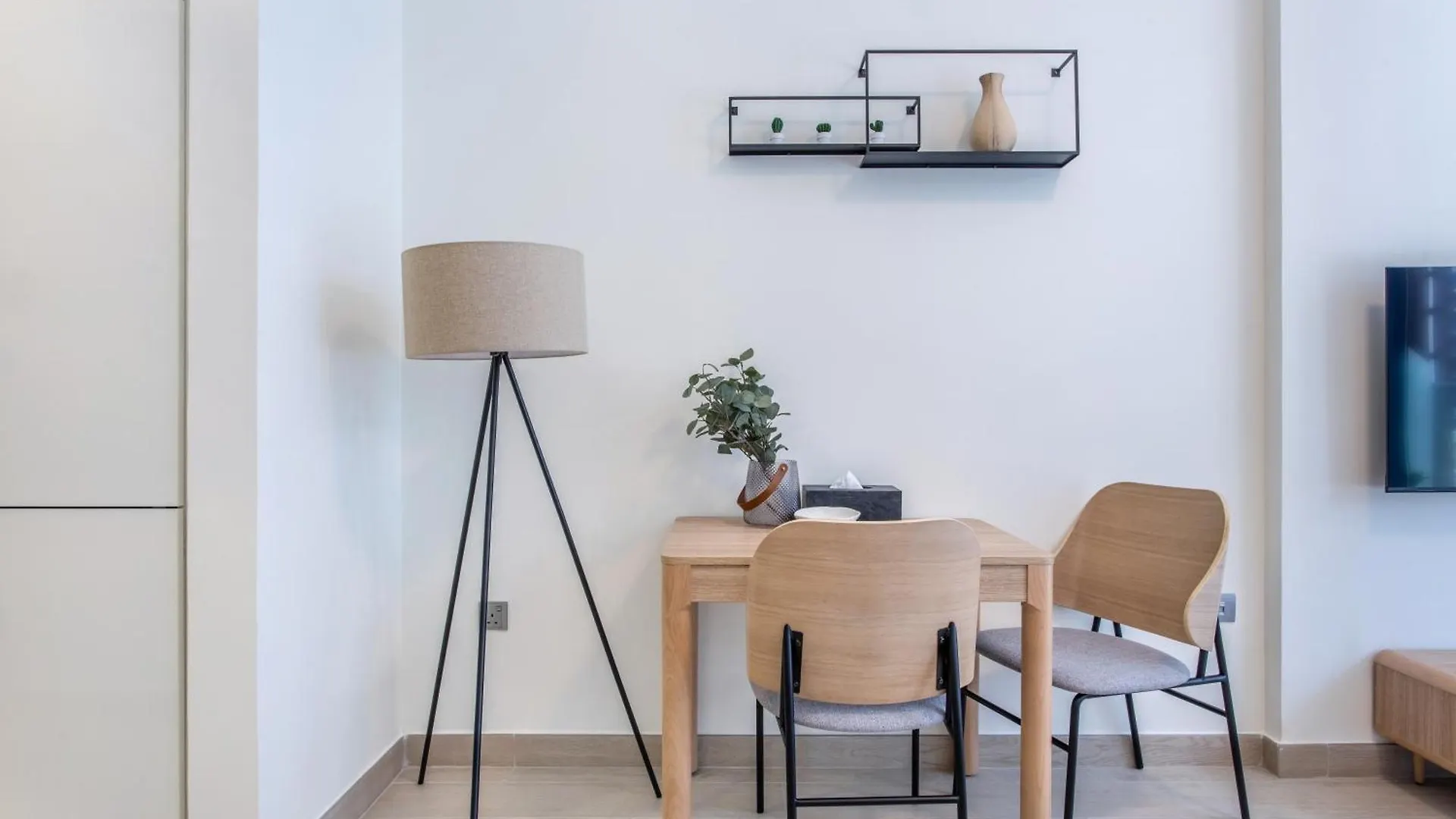 Appartement Cozy Studio Getaway In Azizi 17! Sleep 3 Adults Dubai
